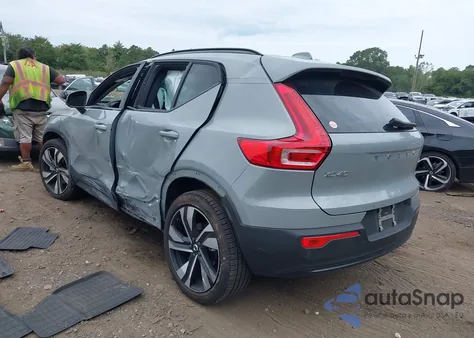 2025 Volvo Xc40 B5 Ultra Dark Theme из США, поврежденный, VIN YV4L12UM4S2481426